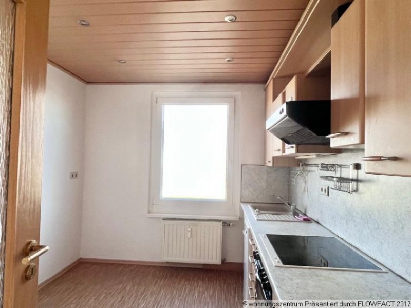 Klipphausen Hübsche helle 3-Zimmer-Wohnung, Einbauküche, Garage, Wannenbad! Wohnung mieten