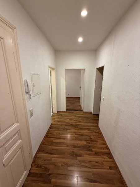 Leipzig Gemütliche 5-Zimmer mit Laminat und Tageslichtbad mit Wanne in guter Lage! Wohnung mieten