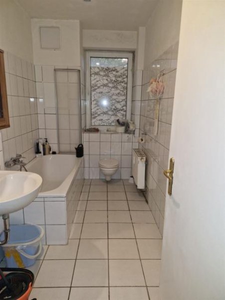 Leipzig Gemütliche 5-Zimmer mit Laminat und Tageslichtbad mit Wanne in guter Lage! Wohnung mieten