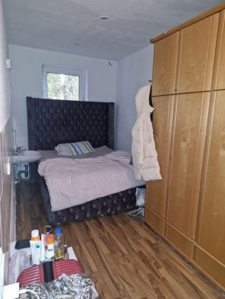 Leipzig Gemütliche 5-Zimmer mit Laminat und Tageslichtbad mit Wanne in guter Lage! Wohnung mieten