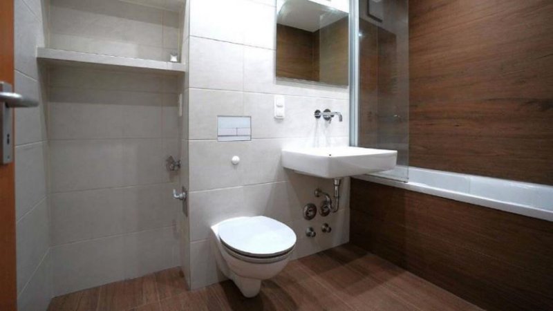 Leipzig Zweitbezug! Große 3-Zimmer mit Tiefgarage, EBK, Balkon und Wanne am See! Wohnung mieten