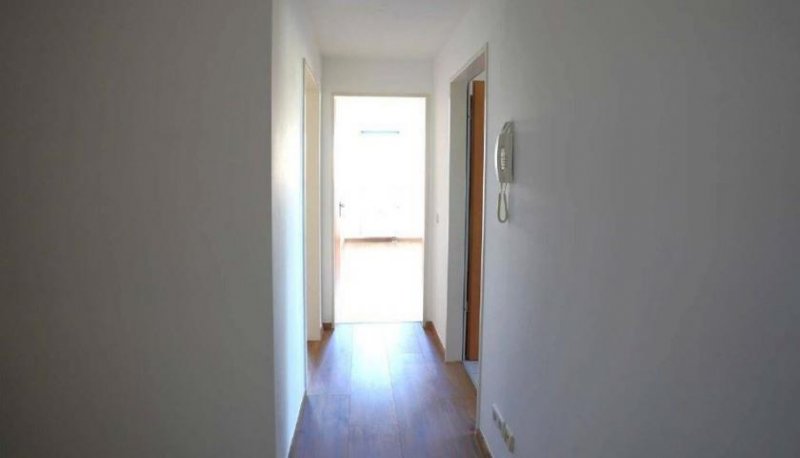 Leipzig Zweitbezug! Große 3-Zimmer mit Tiefgarage, EBK, Balkon und Wanne am See! Wohnung mieten