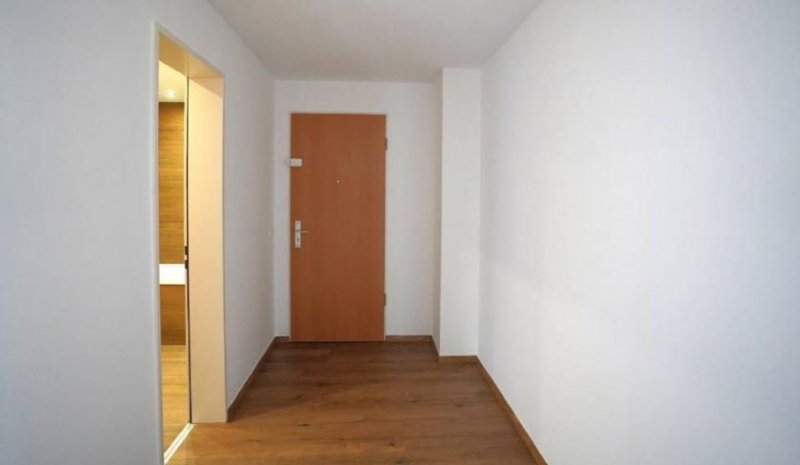 Leipzig Zweitbezug! Große 3-Zimmer mit Tiefgarage, EBK, Balkon und Wanne am See! Wohnung mieten