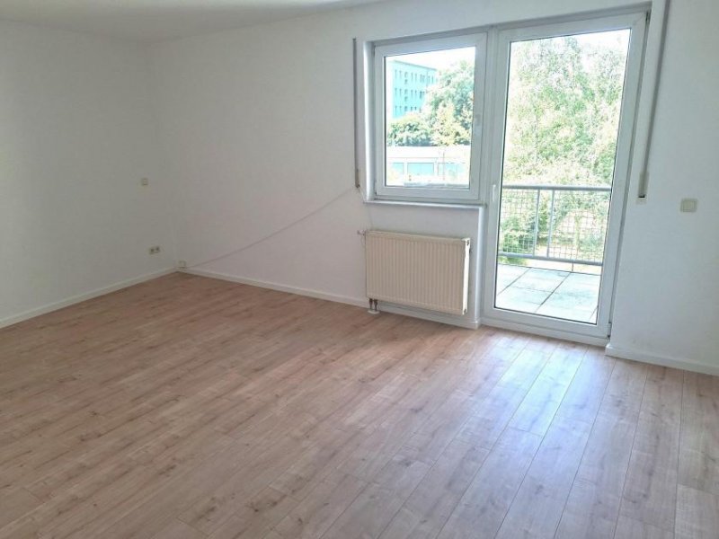 Leipzig Großzschocher - gemütliche 2 Zimmerwohnung mit Balkon und Wannenbad Wohnung mieten