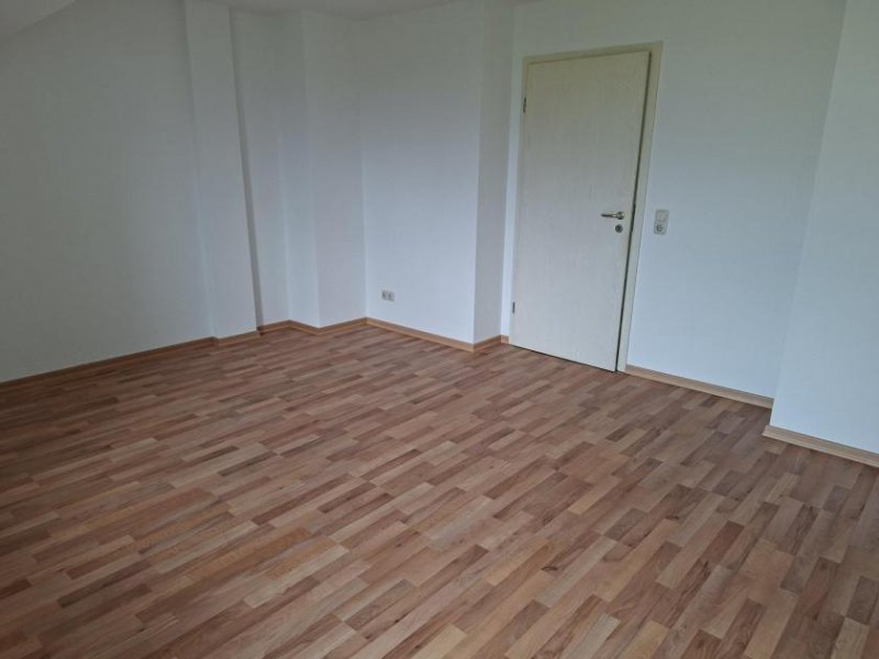 Leipzig Leipzig-Großzschocher 3 Zimmerwohnung mit Balkon, Wannenbad und Stellplatz Wohnung mieten