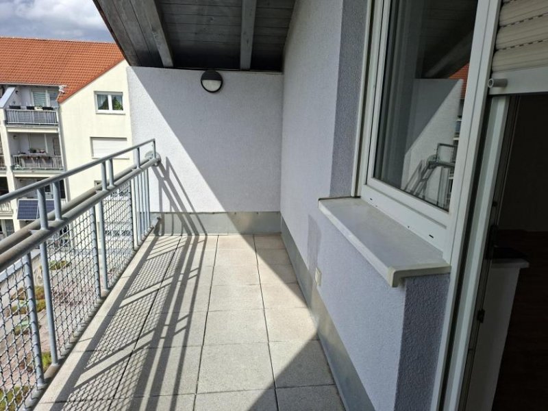 Leipzig Leipzig-Großzschocher 3 Zimmerwohnung mit Balkon, Wannenbad und Stellplatz Wohnung mieten