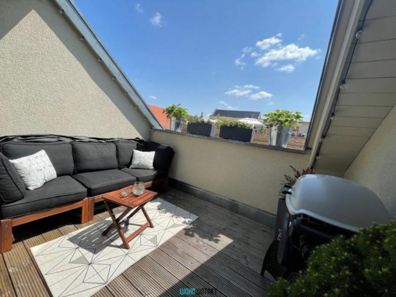 Leipzig 2 Zimmer Dachgeschoss * Parkett * Loggia * Lift * in Stötteritz * Wohnung mieten