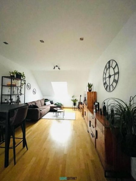 Leipzig 2 Zimmer Dachgeschoss * Parkett * Loggia * Lift * in Stötteritz * Wohnung mieten