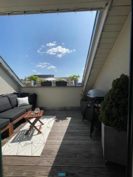 Leipzig 2 Zimmer Dachgeschoss * Parkett * Loggia * Lift * in Stötteritz * Wohnung mieten