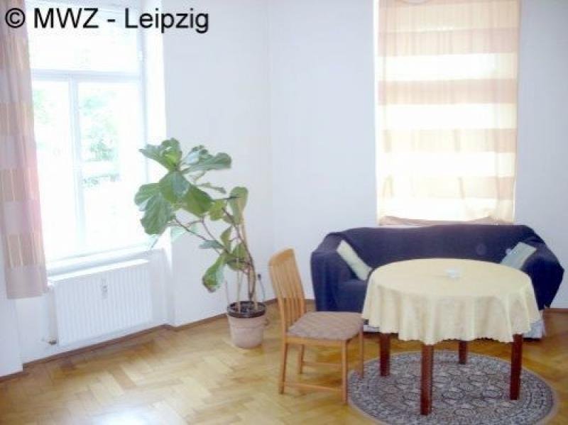 Leipzig Gäste-Zimmer in saniertem Altbau, verkehrsgünstige Lage, Bad mit Wanne, vollmöbliert Wohnung mieten