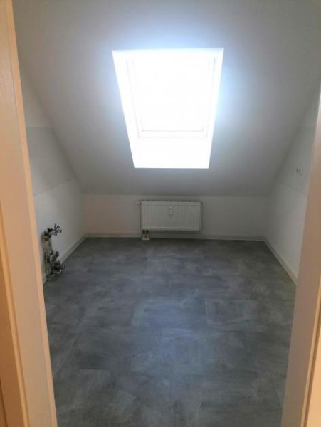 Leipzig Helle und freundliche 3 Zimmer Maisonettewohnung mit Balkon, Wannenbad und Tiefgaragenstellplatz Wohnung mieten