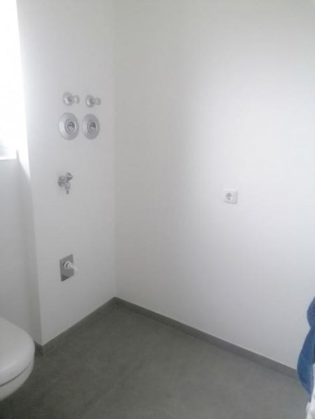 Leipzig Helle und freundliche 3 Zimmer Maisonettewohnung mit Balkon, Wannenbad und Tiefgaragenstellplatz Wohnung mieten