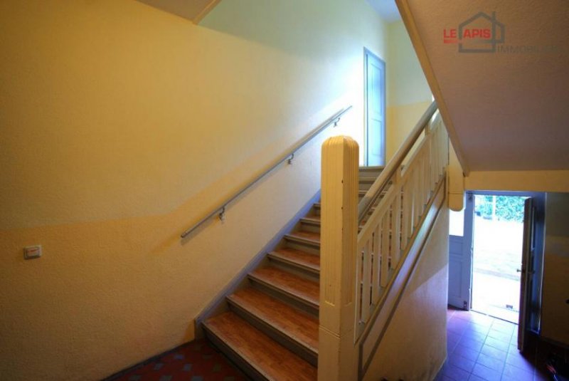 Zwenkau SCHICKE, RENOVIERTE EG-HOCHP.-3-RWG M. TAGESLICHTBAD U. AR IN BELIEBETER LAGE NÄHE D. ZWENKAUER SEES Wohnung mieten