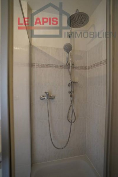 Borsdorf SCHICKE DG-1-RWG INKL. EXTRA RAUM O. EBENE IN GRÜNER LAGE V. BORSDORF M. BK U. OFF. KÜCHE (EBK) Wohnung mieten