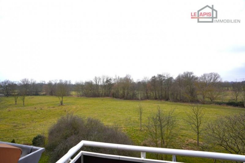 Borsdorf SCHICKE DG-1-RWG INKL. EXTRA RAUM O. EBENE IN GRÜNER LAGE V. BORSDORF M. BK U. OFF. KÜCHE (EBK) Wohnung mieten