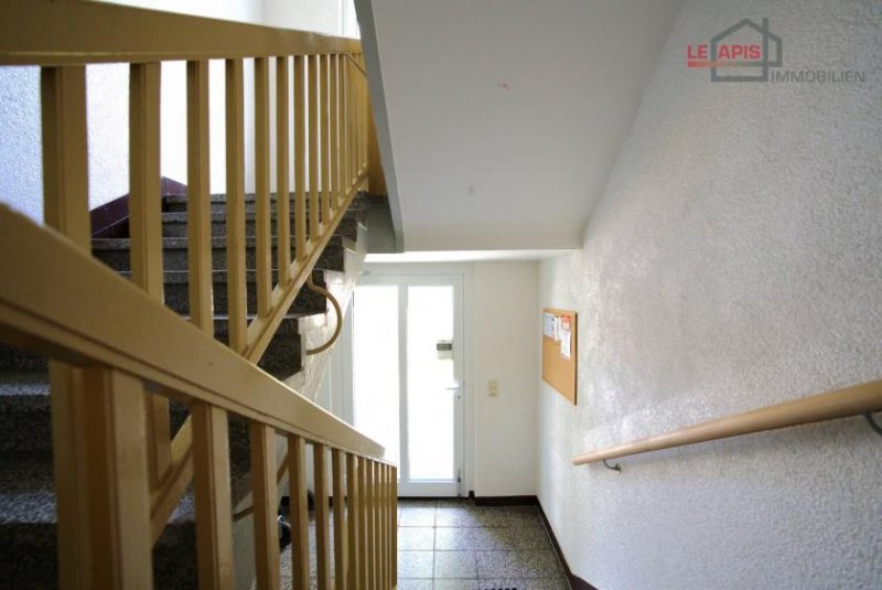 Borna GEMÜTLICHE, HELLE 2-RWG IM 1.OG M. TAGESLICHTBAD IN BELIEBTER U. GRÜNER LAGE VON BORNA Wohnung mieten