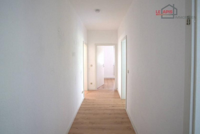 Borna GEMÜTLICHE, HELLE 2-RWG IM 1.OG M. TAGESLICHTBAD IN BELIEBTER U. GRÜNER LAGE VON BORNA Wohnung mieten