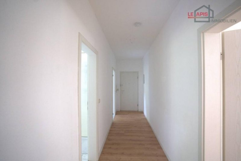 Borna GEMÜTLICHE, HELLE 2-RWG IM 1.OG M. TAGESLICHTBAD IN BELIEBTER U. GRÜNER LAGE VON BORNA Wohnung mieten