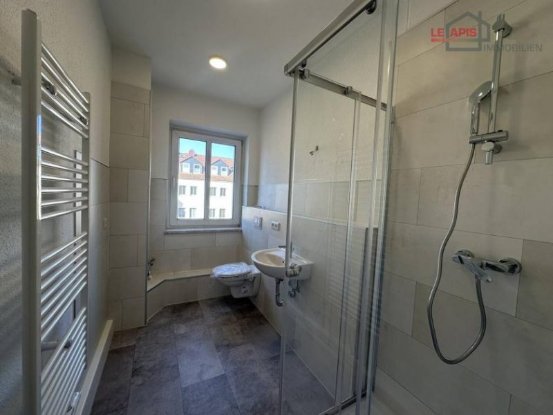 Böhlen GEMÜTLICHE, RENOVIERTE 4-RWG IM CHARMANTEN BÖHLEN M. SEPARATER KÜCHE, TAGELICHTBAD U. PKW-STELLPL. Wohnung mieten