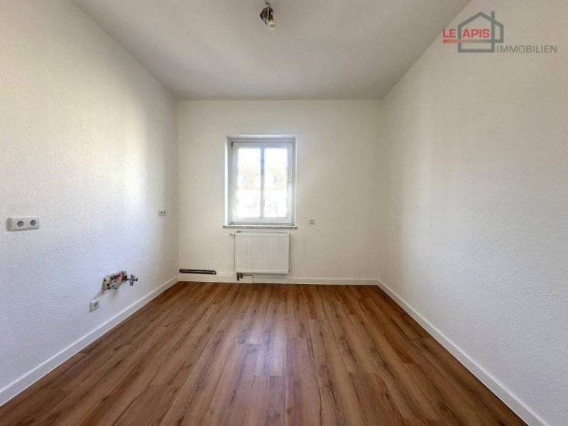 Böhlen GEMÜTLICHE, RENOVIERTE 4-RWG IM CHARMANTEN BÖHLEN M. SEPARATER KÜCHE, TAGELICHTBAD U. PKW-STELLPL. Wohnung mieten