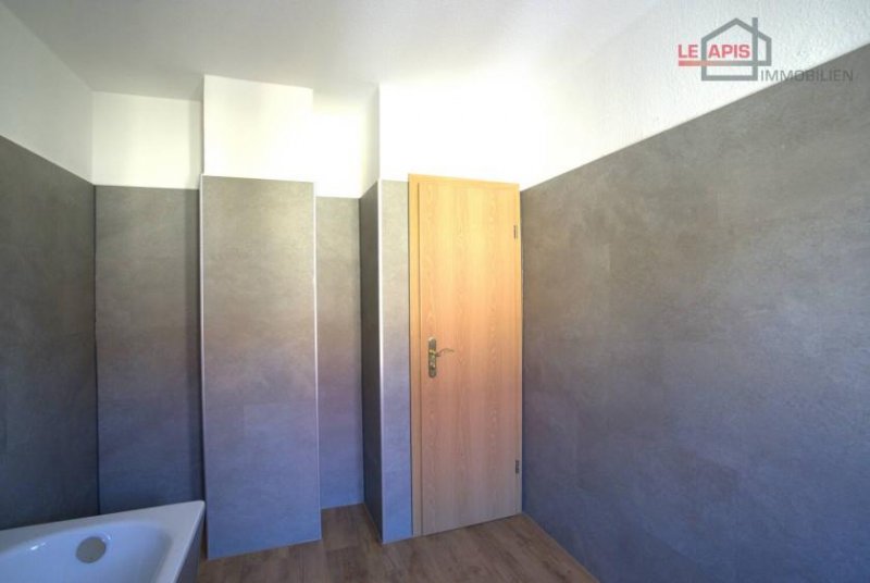 Böhlen SCHICKE, HELLE 3,5-RWG M. TAGELICHTBAD, BK U. PKW-STELLPL. IN RUHIGER SOWIE GRÜNER LAGE V. BÖHLEN Wohnung mieten