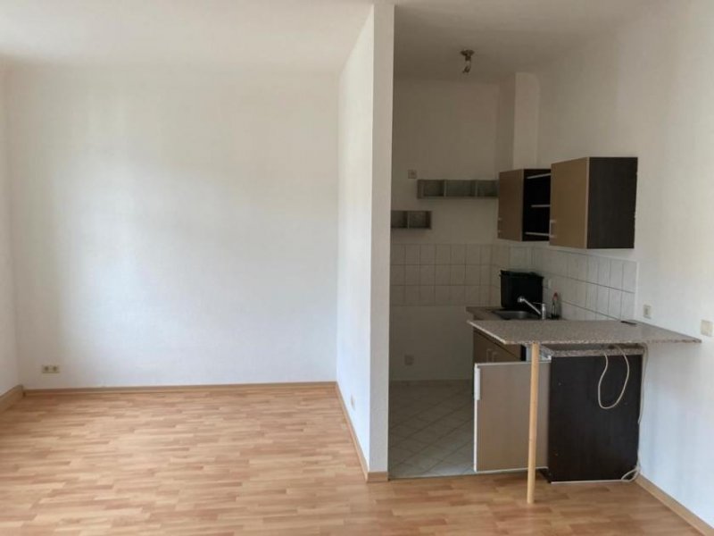 Roßwein Gemütliche 1-Zimmer mit Laminat, EBK und Wannenbad in ruhiger Lage! Wohnung mieten