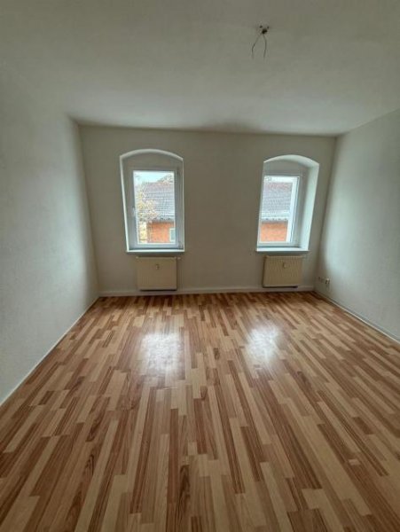 Roßwein Gemütliche 1,5-Zimmer mit Laminat, EBK und Hausgarten in guter Lage!!! Wohnung mieten
