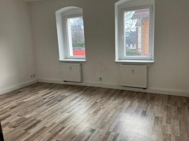 Roßwein Gemütliche 1,5-Zimmer mit Laminat, EBK und Hausgarten in guter Lage!!! Wohnung mieten