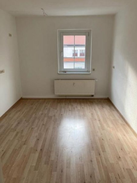 Roßwein Gemütliche 2-Zimmer mit Laminat und Wannenbad in ruhiger Lage! Wohnung mieten
