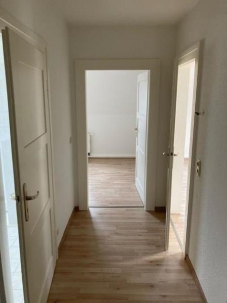 Roßwein Gemütliche 2-Zimmer mit Laminat und Wannenbad in ruhiger Lage! Wohnung mieten