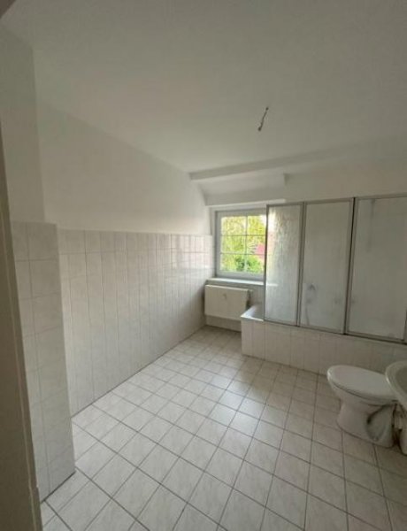 Roßwein Großzügige 4-Zimmer mit Laminat und 2xWannenbad guter Lage! Wohnung mieten