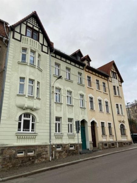 Roßwein Großzügige DG 4-Zimmer mit Laminat, Wannenbad und Balkon in ruhiger Lage! Wohnung mieten