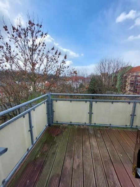 Roßwein Großzügige DG 4-Zimmer mit Laminat, Wannenbad und Balkon in ruhiger Lage! Wohnung mieten