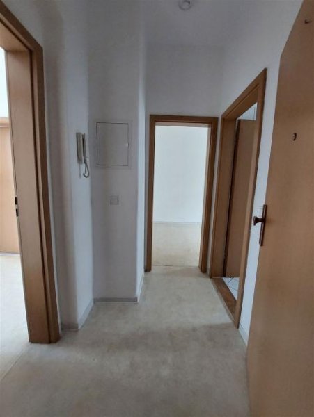 Roßwein Kleine 2-Zimmerwohnung mit Laminat, Balkon und offener Küche in ruhiger Lage! Wohnung mieten