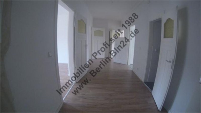 Halle (Saale) Mietwohnung - 2 Bäder -- 3 Zimmer Dachgeschoß Bezug nach Vollsanierung Wohnung mieten