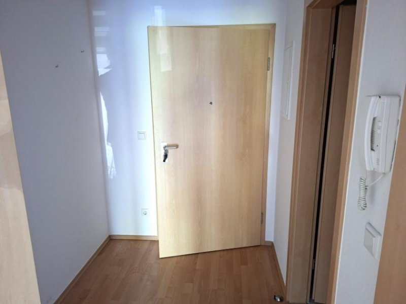 Halle (Saale) In Halle Weingärten, gemütliche 2. Zimmerwohnung mit Terrasse, Wannenbad im Erdgeschoss Wohnung mieten