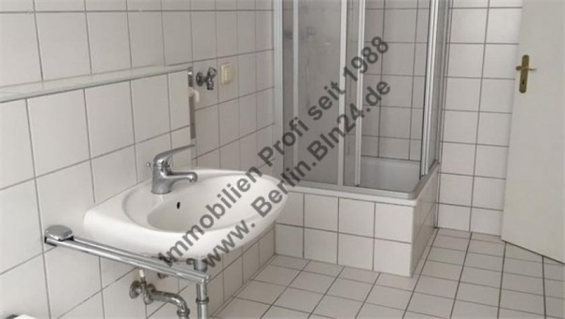 Halle (Saale) große sanierte und günstige 2 Zimmer Charlottencenter Wohnung mieten