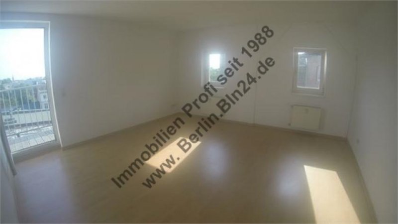 Halle (Saale) Großes traumhaftes Dachgeschoß 2er WG tauglich Wohnung mieten