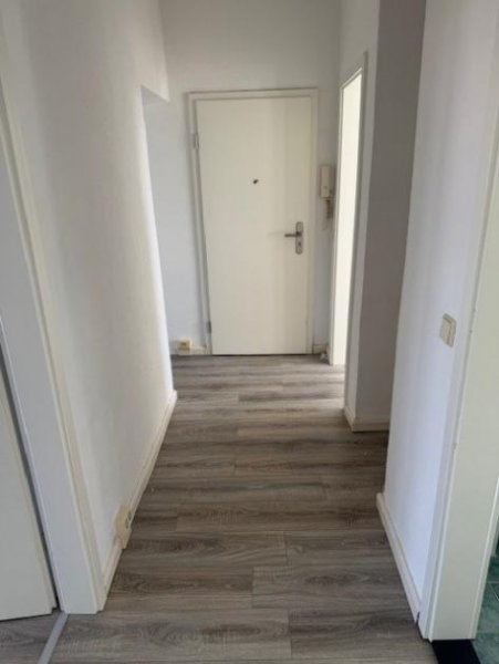 Dessau-Roßlau Schöne stilvolle 3-R-Wohnung im 3.OG mit BLK.ca.58,20 m²zu vermieten. Wohnung mieten