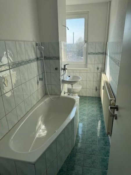 Dessau-Roßlau Schöne stilvolle 3-R-Wohnung im 3.OG mit BLK.ca.58,20 m²zu vermieten. Wohnung mieten