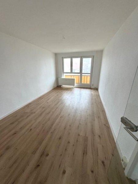 Dessau-Roßlau Schöne Stilvolle sonnige 3-R.-Wohnung in Dessau im 4.OG,58,20m2 mit BLK.zu vermieten. Wohnung mieten