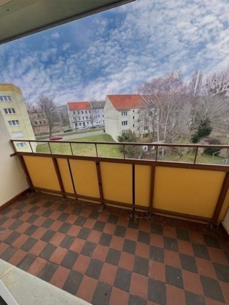 Dessau-Roßlau Schöne Stilvolle sonnige 3-R.-Wohnung in Dessau im 4.OG,58,20m2 mit BLK.zu vermieten. Wohnung mieten