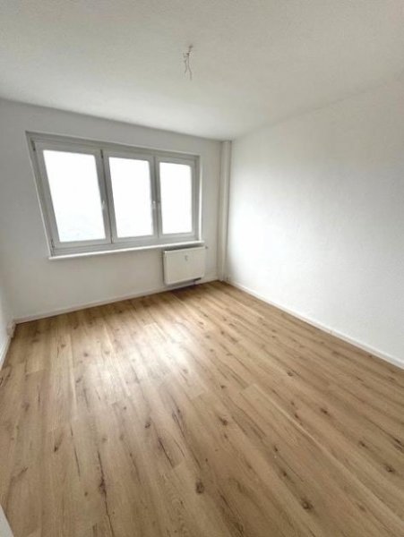 Dessau-Roßlau Schöne Stilvolle sonnige 3-R.-Wohnung in Dessau im 4.OG,58,20m2 mit BLK.zu vermieten. Wohnung mieten