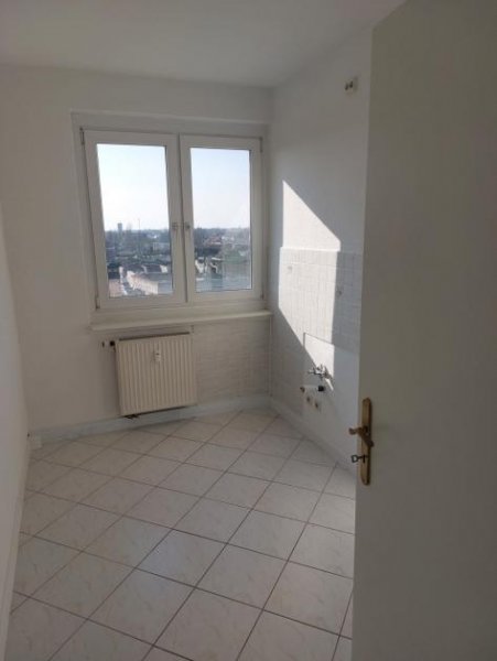 Dessau-Roßlau Wohnen über der Stadt freundliche helle 3-R-Wohnung im DG.ca.58,20 m² mit BLK. zu vermieten. Wohnung mieten