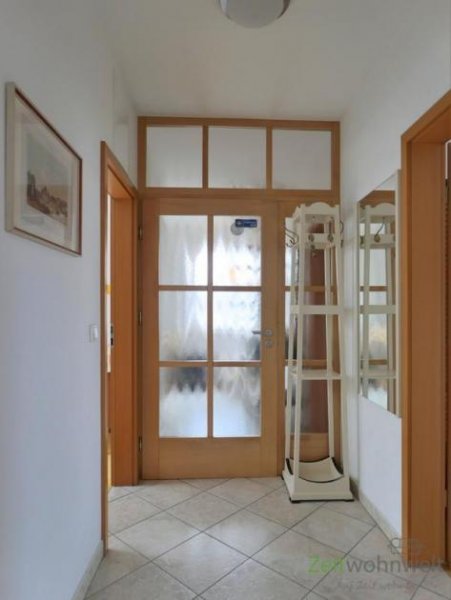 Jena (EF1321_M) Jena: Nord, möblierte 2-Zimmer-Wohnung mit Dachbalkon in ruhiger grüner Lage, PKW-Stellplatz inkl. Wohnung mieten