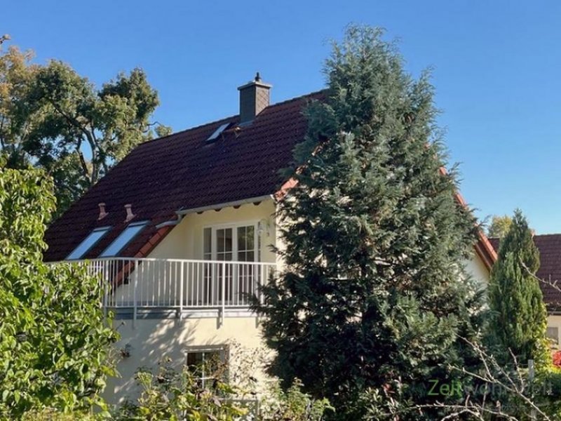 Jena (EF1321_M) Jena: Nord, möblierte 2-Zimmer-Wohnung mit Dachbalkon in ruhiger grüner Lage, PKW-Stellplatz inkl. Wohnung mieten