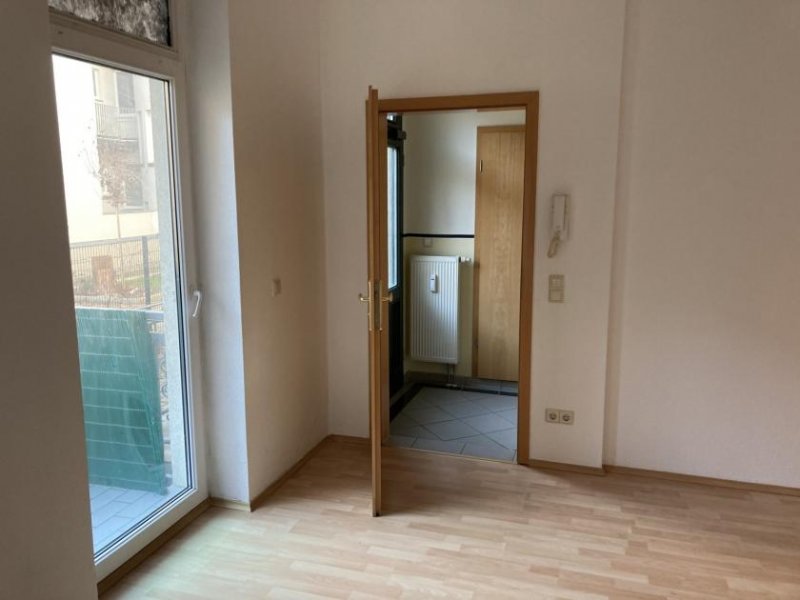 Zwickau Ab 01.04 !!!Einraumwohnung im Zwickauer Zentrum mit Balkon und kleiner Küche! Wohnung mieten