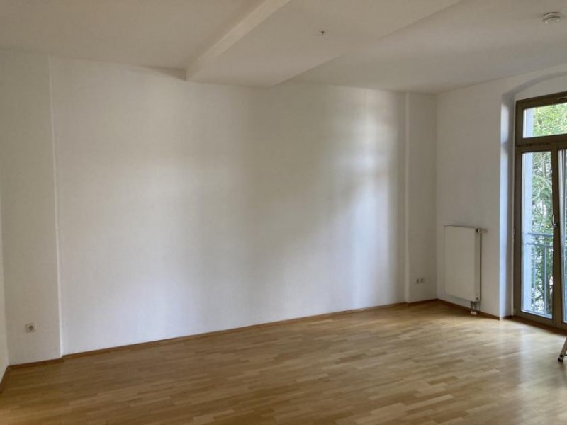 Zwickau Ab 1.10.! Moderne 3-Raumwohnung! Zentrumsnah, Balkon, Parkett, Vorratsraum! Wohnung mieten