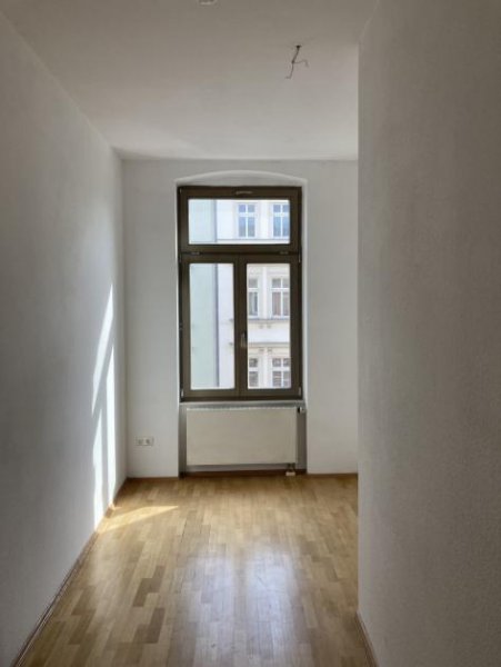Zwickau Ab 1.10.! Moderne 3-Raumwohnung! Zentrumsnah, Balkon, Parkett, Vorratsraum! Wohnung mieten