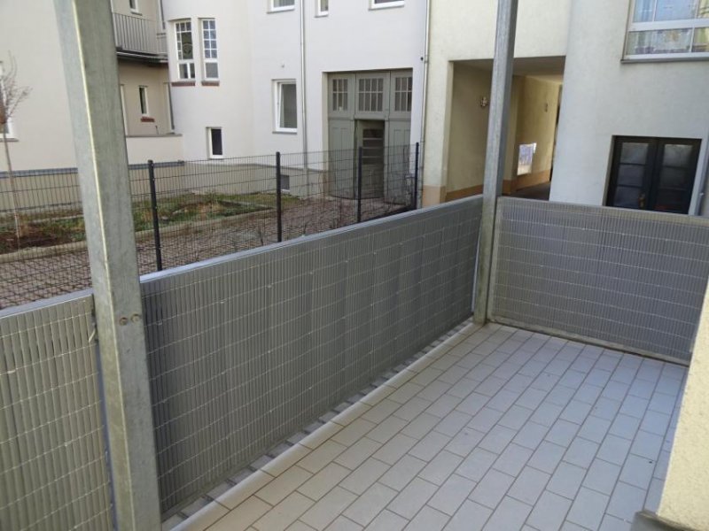 Zwickau Ab 1.12.! Moderne 1-Raumwohnung mit Balkon u. EBK im Herzen von Zwickau Wohnung mieten